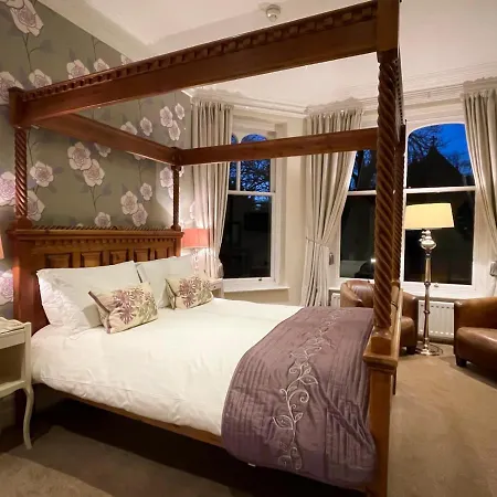 Rosemount Pensionat 4*