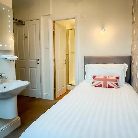 Rosemount Pensionat 4*